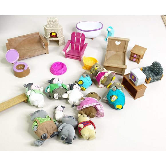 Lil Woodzeez Large Lot Dolls & Furniture ( Owl, Racoon, Cow, Bear,Etc)GUC